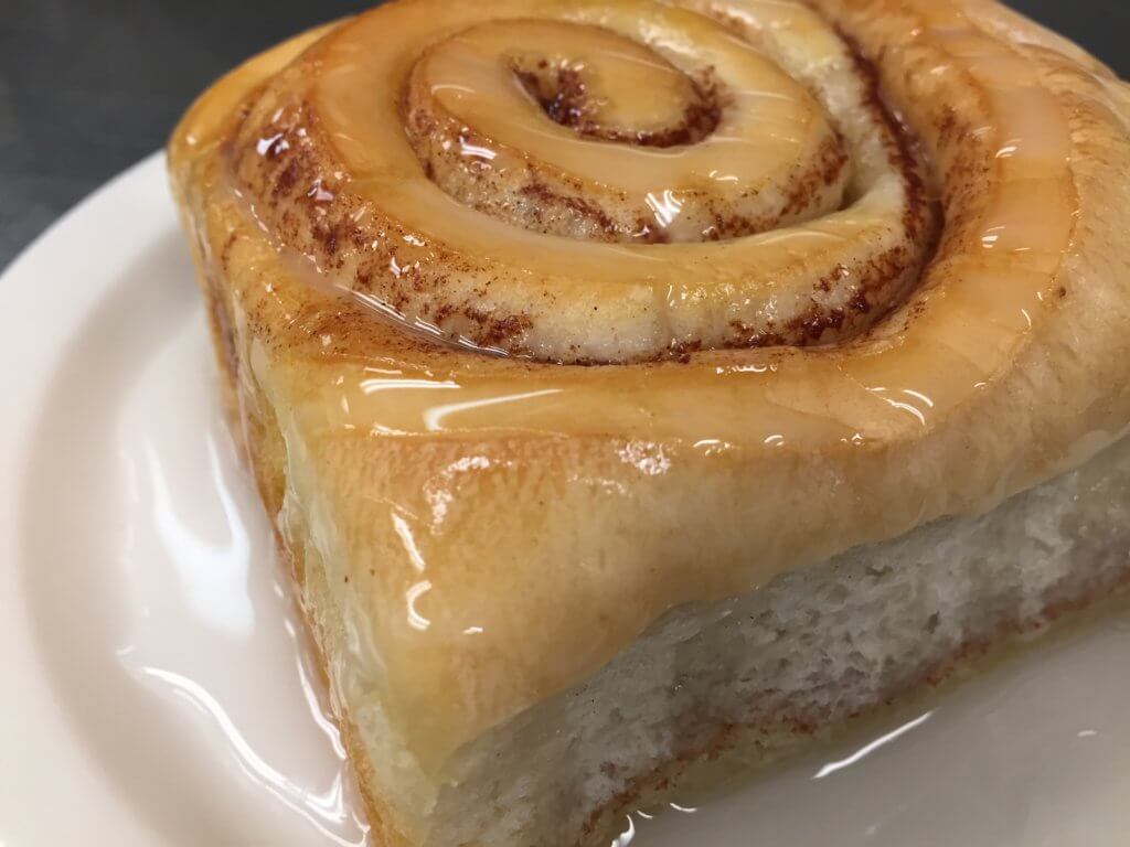 COMPLEMENTS - Cinnamon Roll