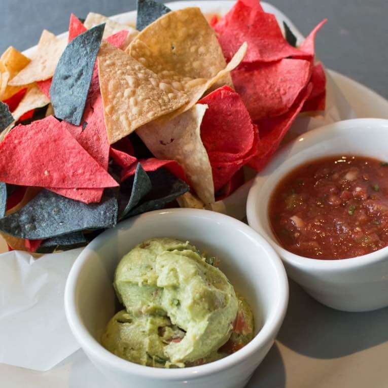 Guacamole, Chips & Salsa Fresca